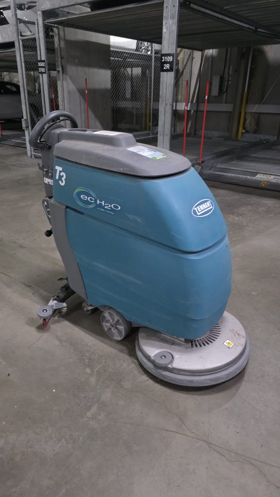 Tennant T3 Scrubber- 351 hours