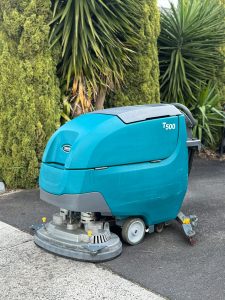 Tennant T500 Floor Scrubber